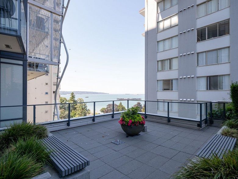 802 1221 Bidwell Street