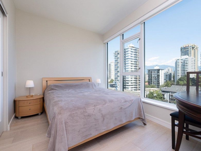 802 1221 Bidwell Street