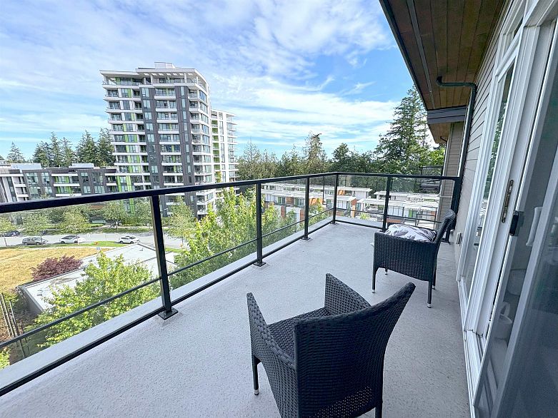 PH5 6033 Gray Avenue