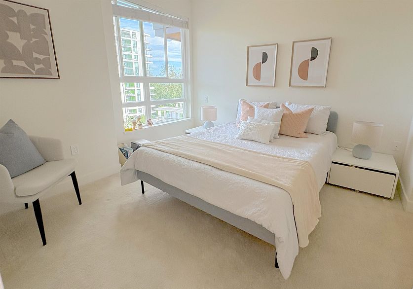 PH5 6033 Gray Avenue