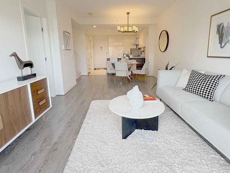 PH5 6033 Gray Avenue