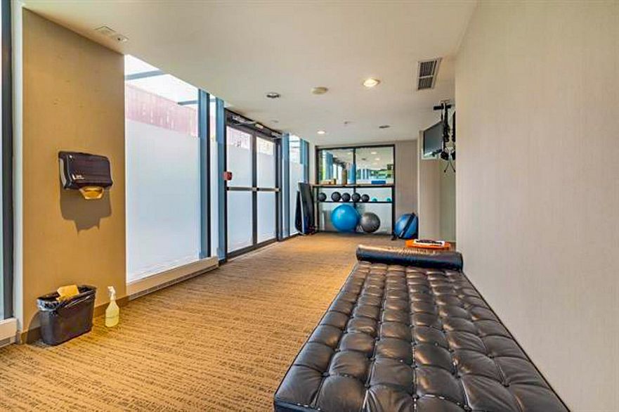 1901 33 Smithe Street