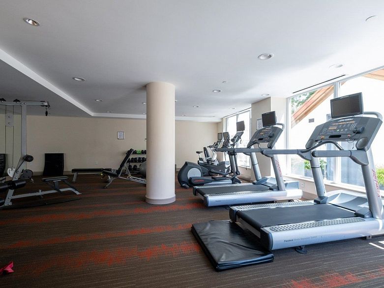 802 1221 Bidwell Street