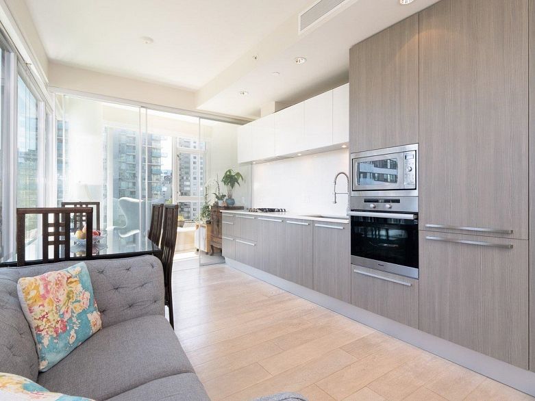 802 1221 Bidwell Street