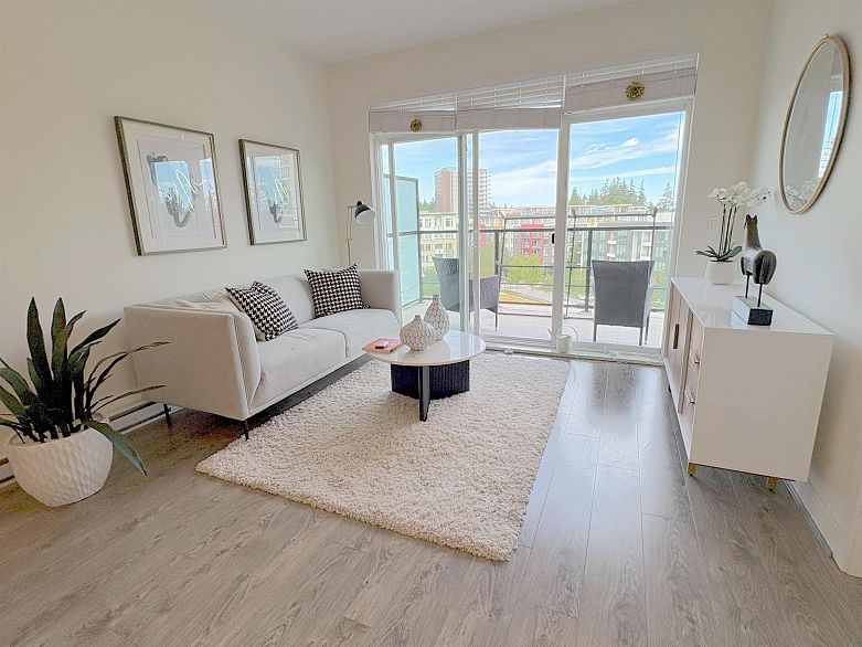 PH5 6033 Gray Avenue