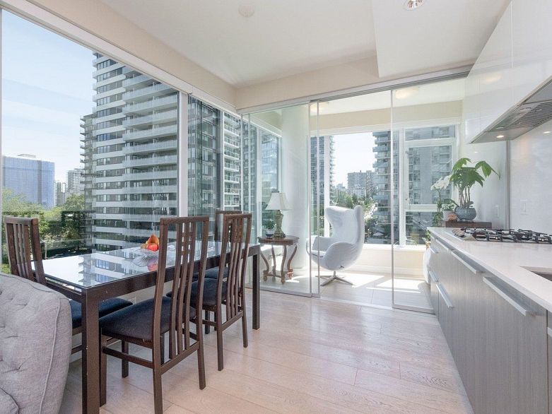 802 1221 Bidwell Street