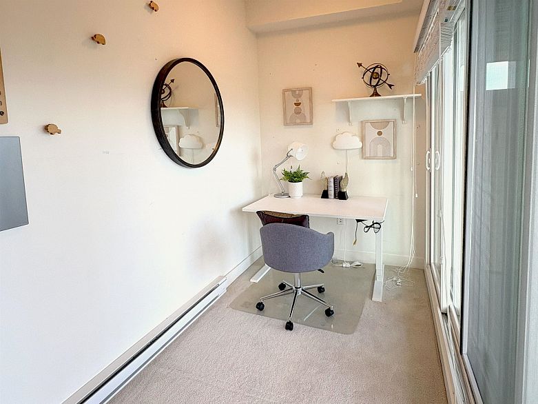 PH5 6033 Gray Avenue