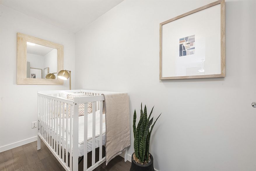 1110 161 W Georgia Street