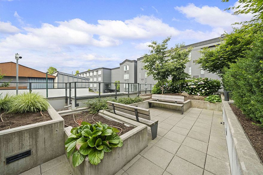 301 8888 Osler Street