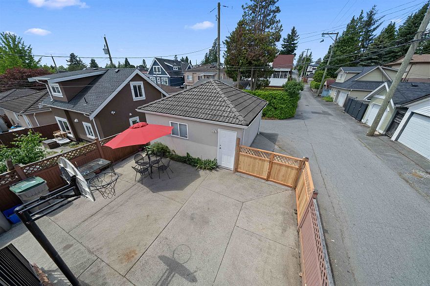 5323 Dumfries Street