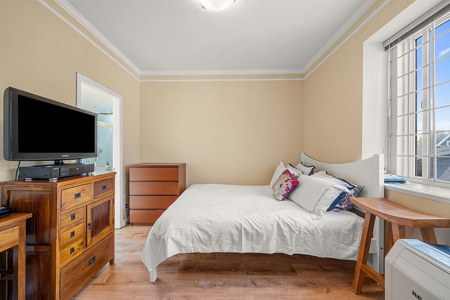 5323 Dumfries Street