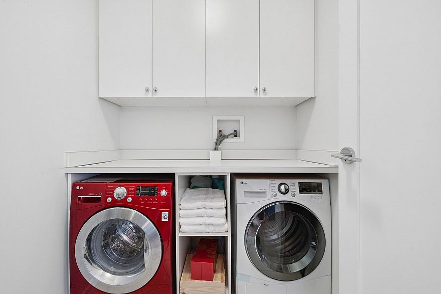 302 1625 Manitoba Street