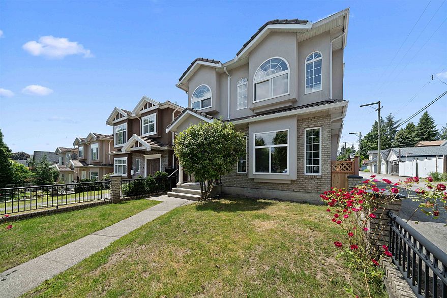 5323 Dumfries Street