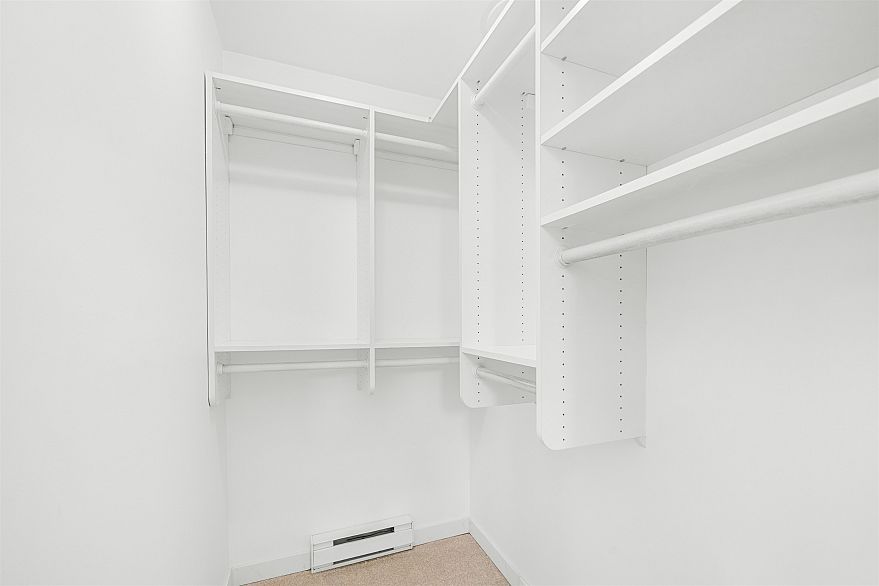 TH8 989 Richards Street