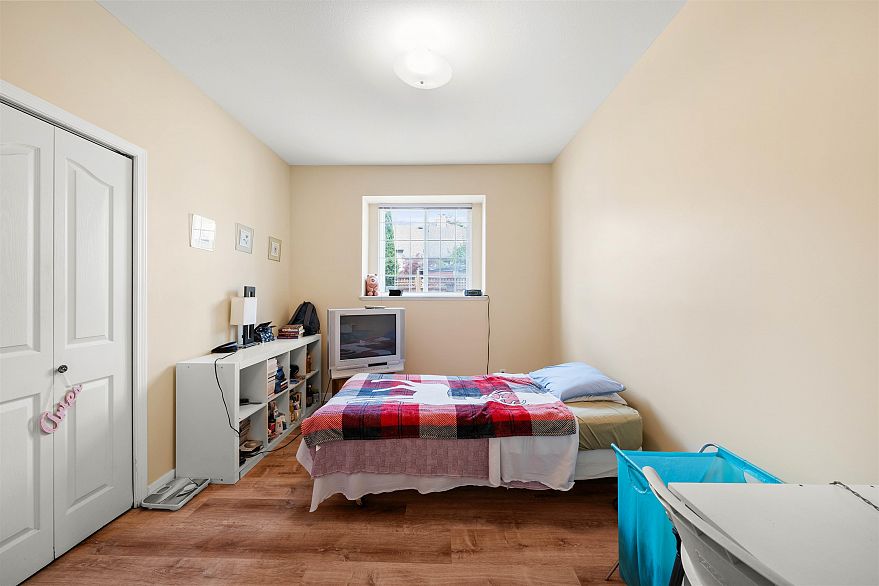 5323 Dumfries Street