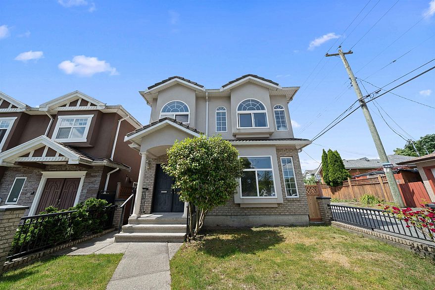 5323 Dumfries Street