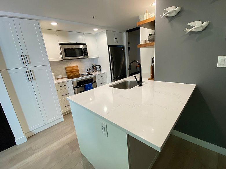 304 1255 Seymour Street