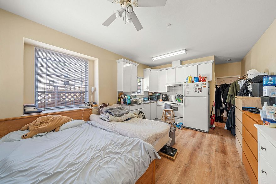 5323 Dumfries Street