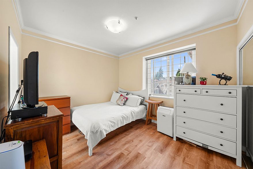 5323 Dumfries Street