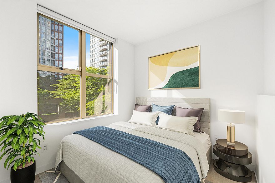 TH8 989 Richards Street