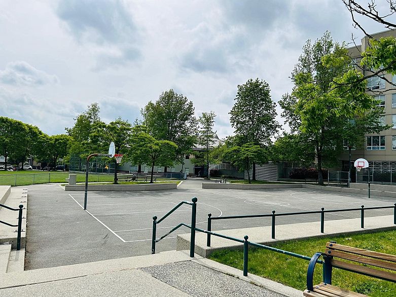 403 3663 Crowley Drive