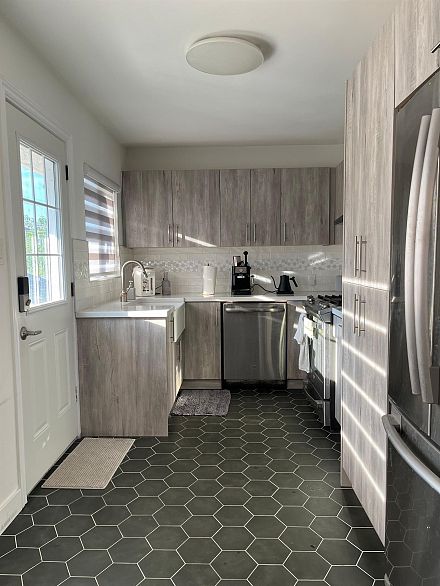 4749 Fairmont Street