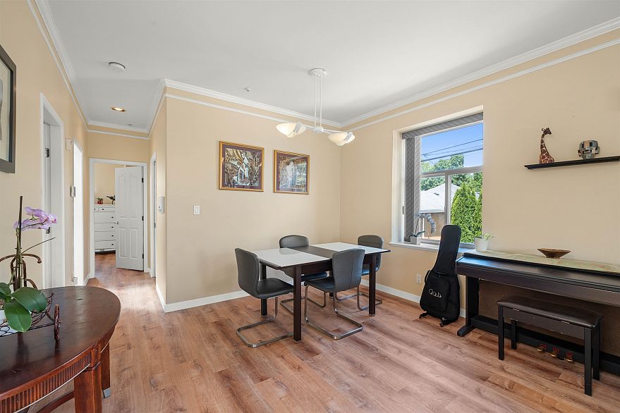 5323 Dumfries Street