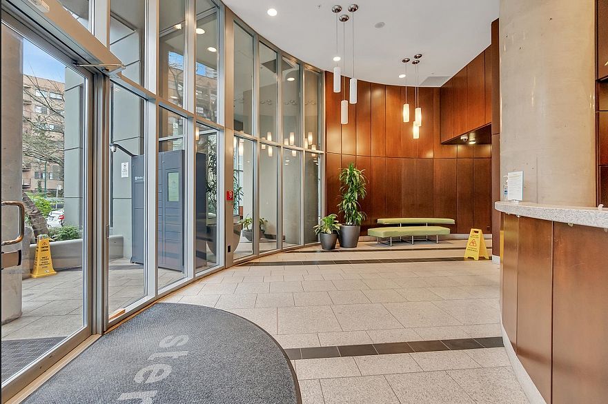 1907 1050 Smithe Street