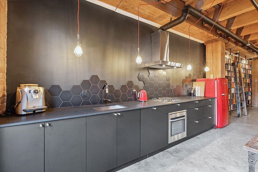 314 55 E Cordova Street