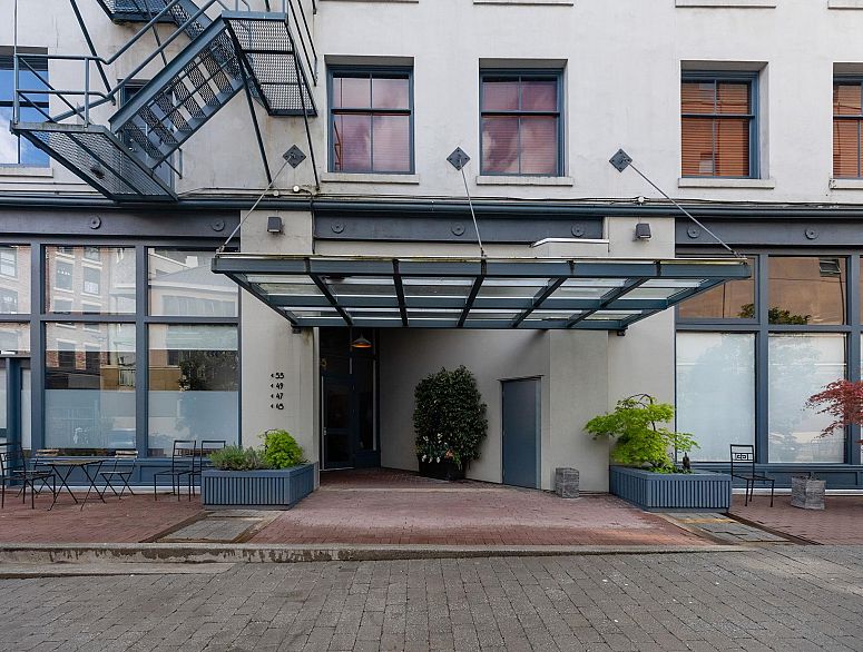 314 55 E Cordova Street