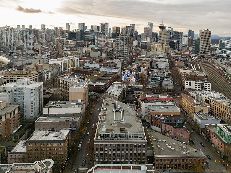 314 55 E Cordova Street