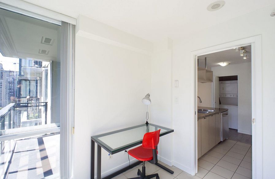 1206 1082 Seymour Street