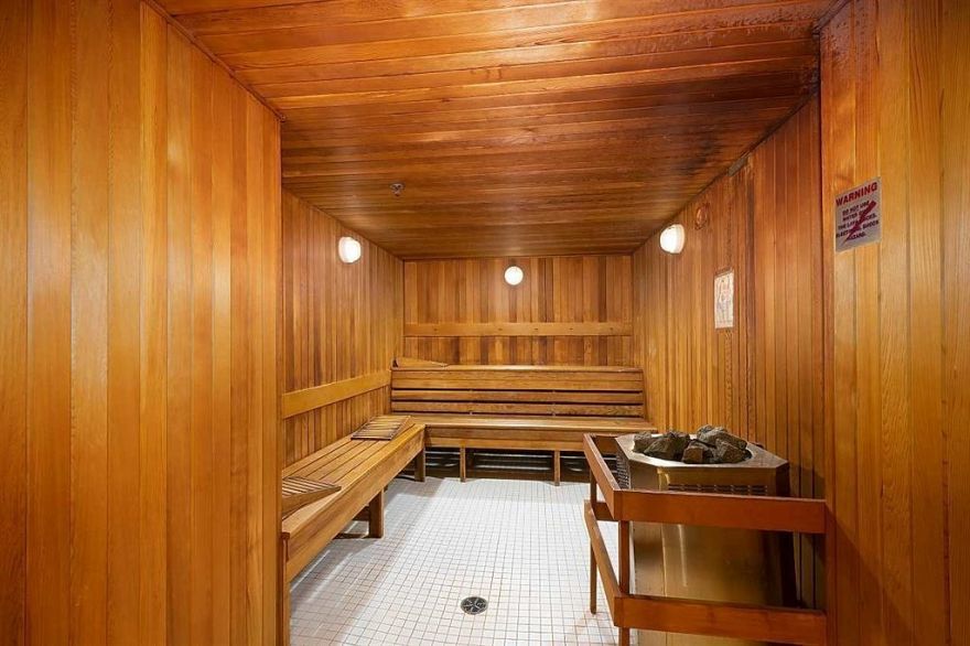 704 499 Broughton Street