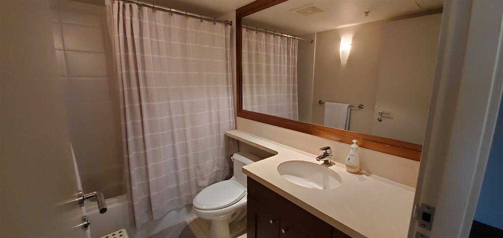 704 499 Broughton Street