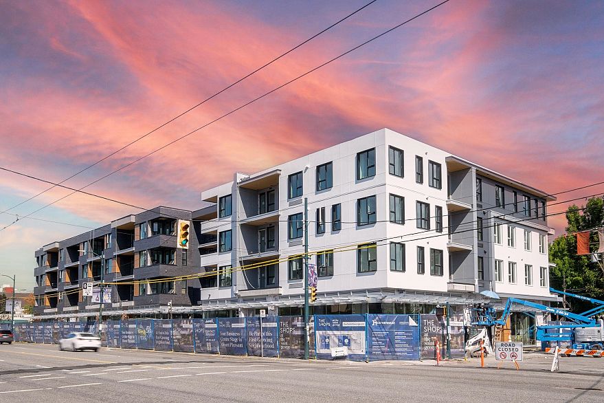 513 471 E Broadway