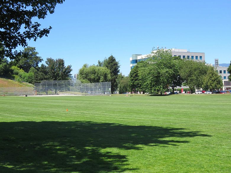 #205 665 E 6th Avenue