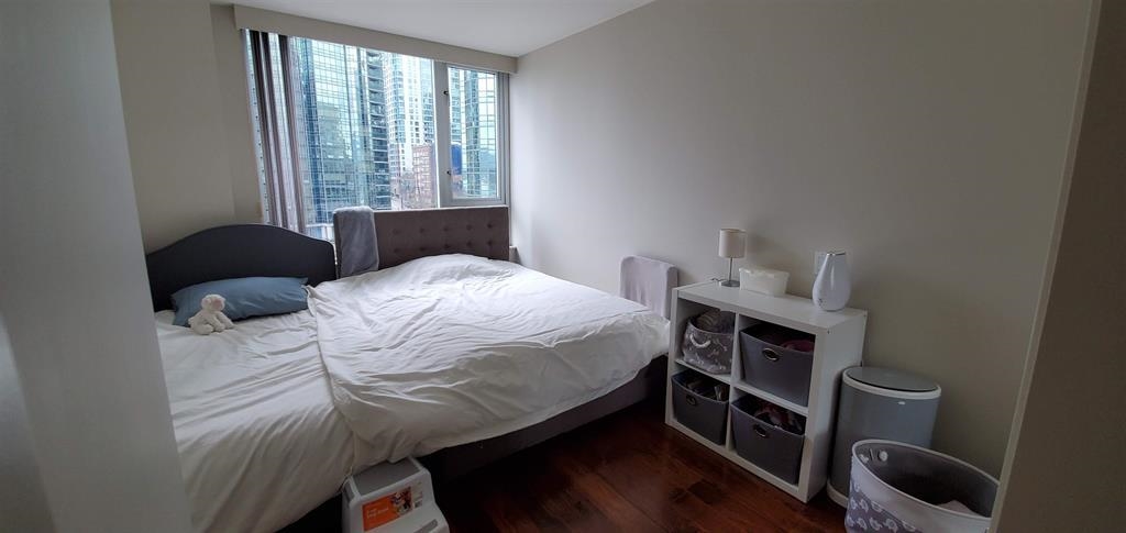 704 499 Broughton Street