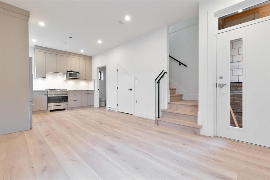 2636 WARD STREET, Vancouver BC V5R 4S6
