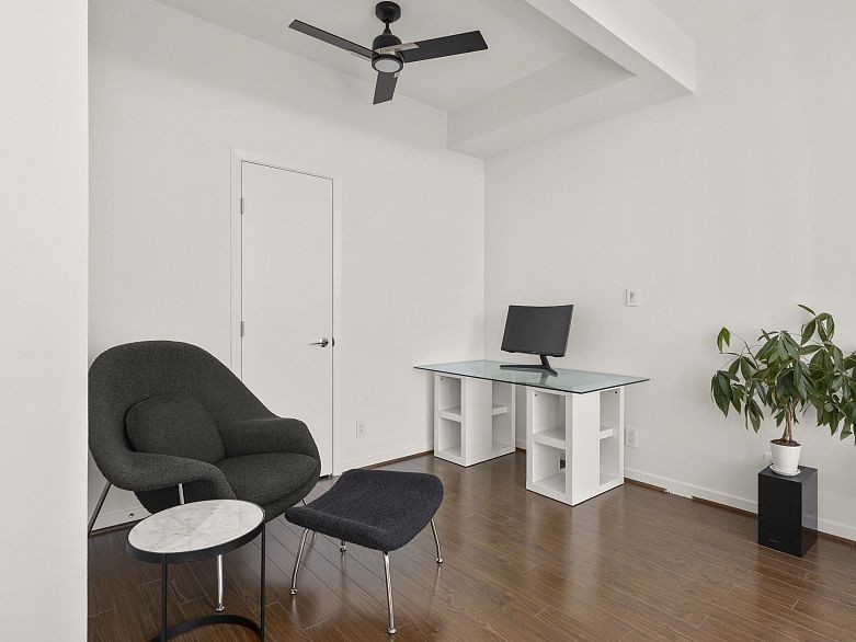 1206 2770 Sophia Street