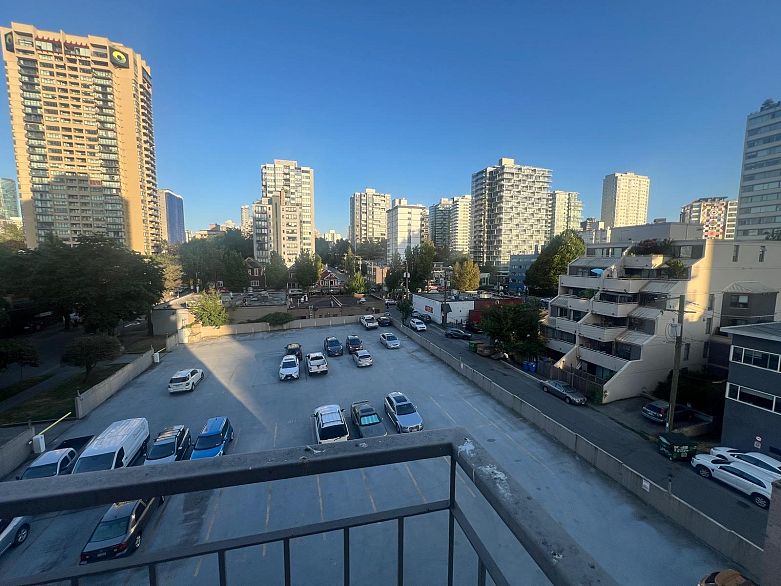 501 1850 Comox Street