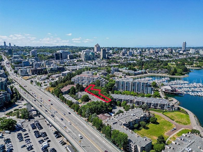 500 Starboard Square