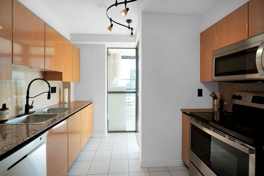 2703 1189 Howe Street