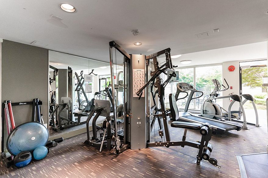 423 8988 Hudson Street