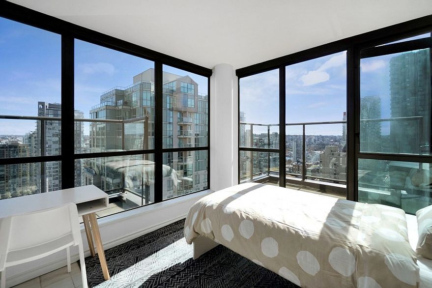 2703 1189 Howe Street