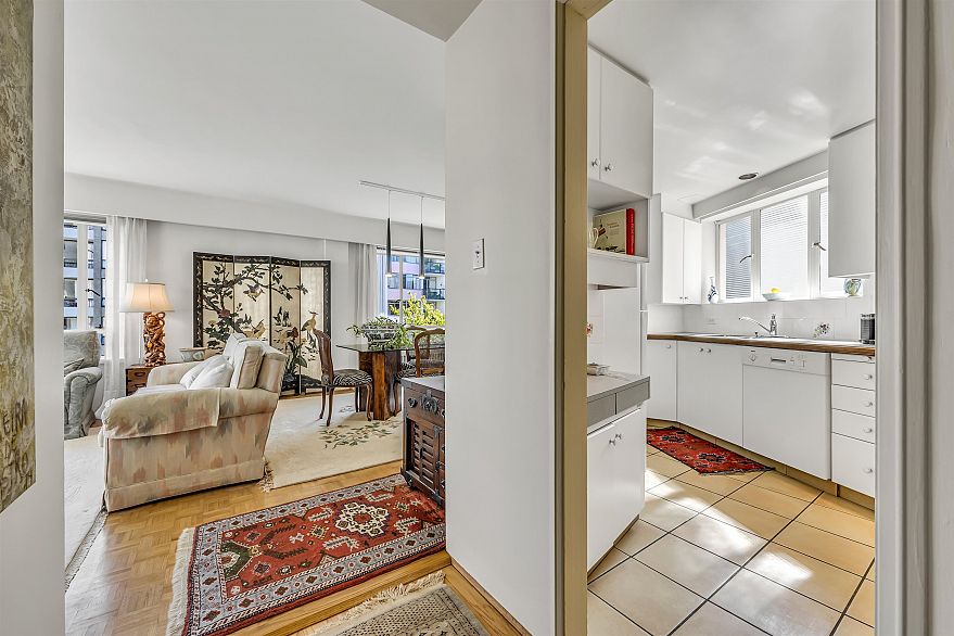 508 1949 Beach Avenue