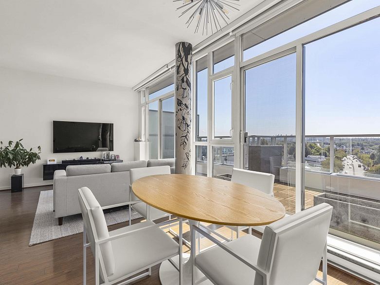 1206 2770 Sophia Street