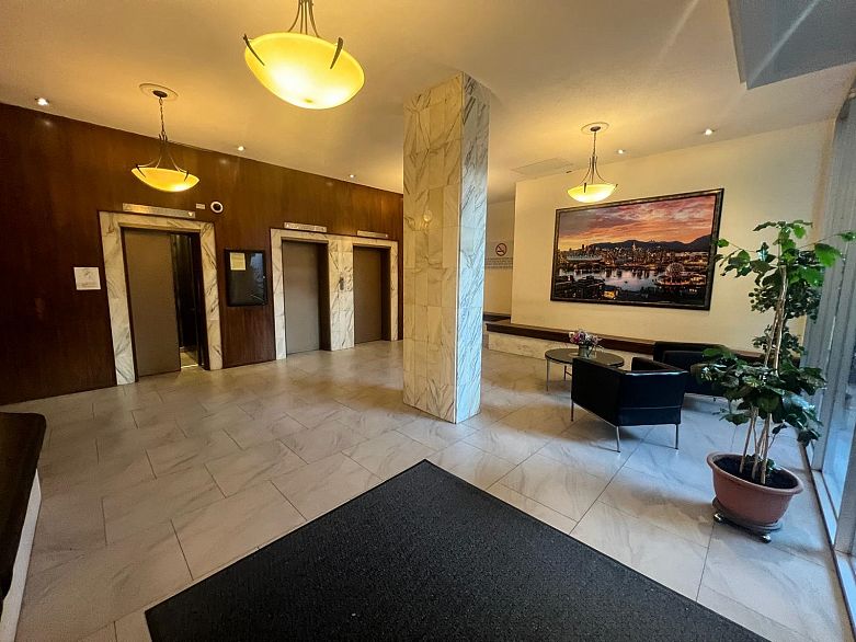 501 1850 Comox Street