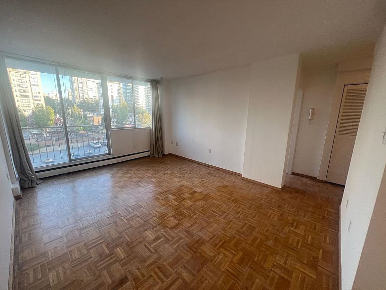 501 1850 Comox Street