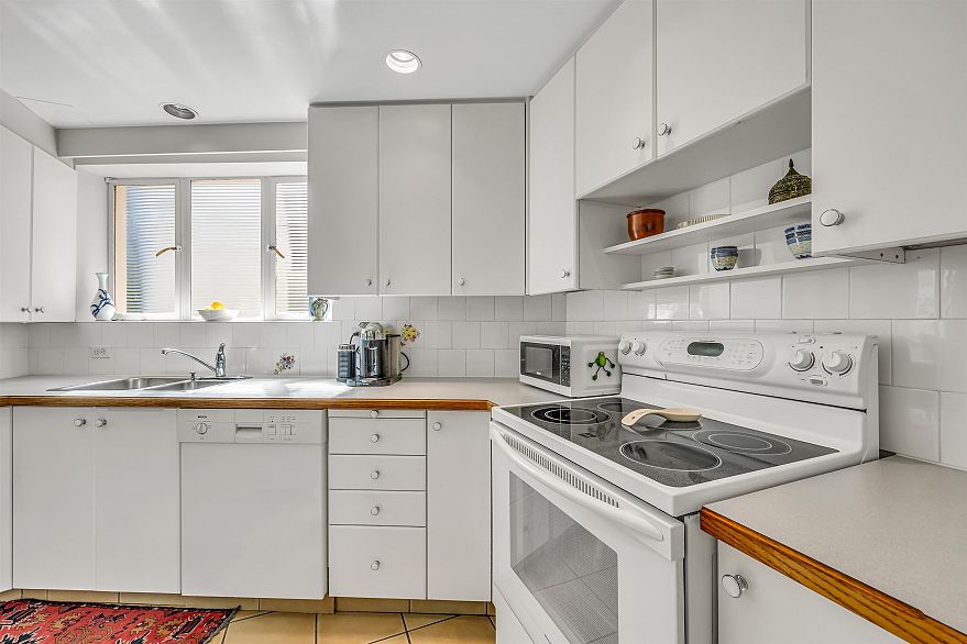 508 1949 Beach Avenue