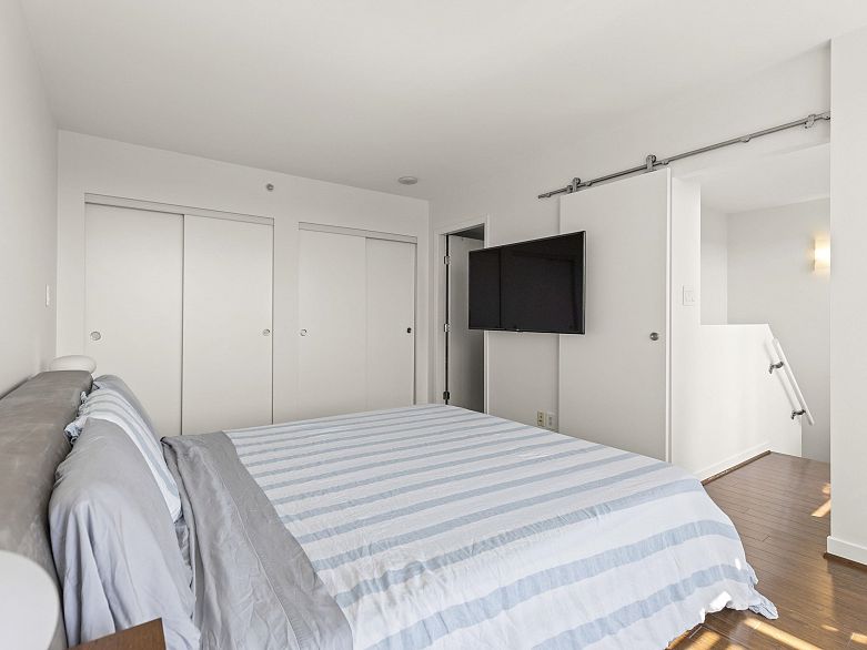 1206 2770 Sophia Street